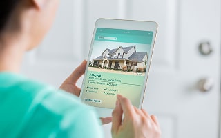 How Should Sellers Price Their Homes to Attract Buyers While Maximizing Value in Delaware?